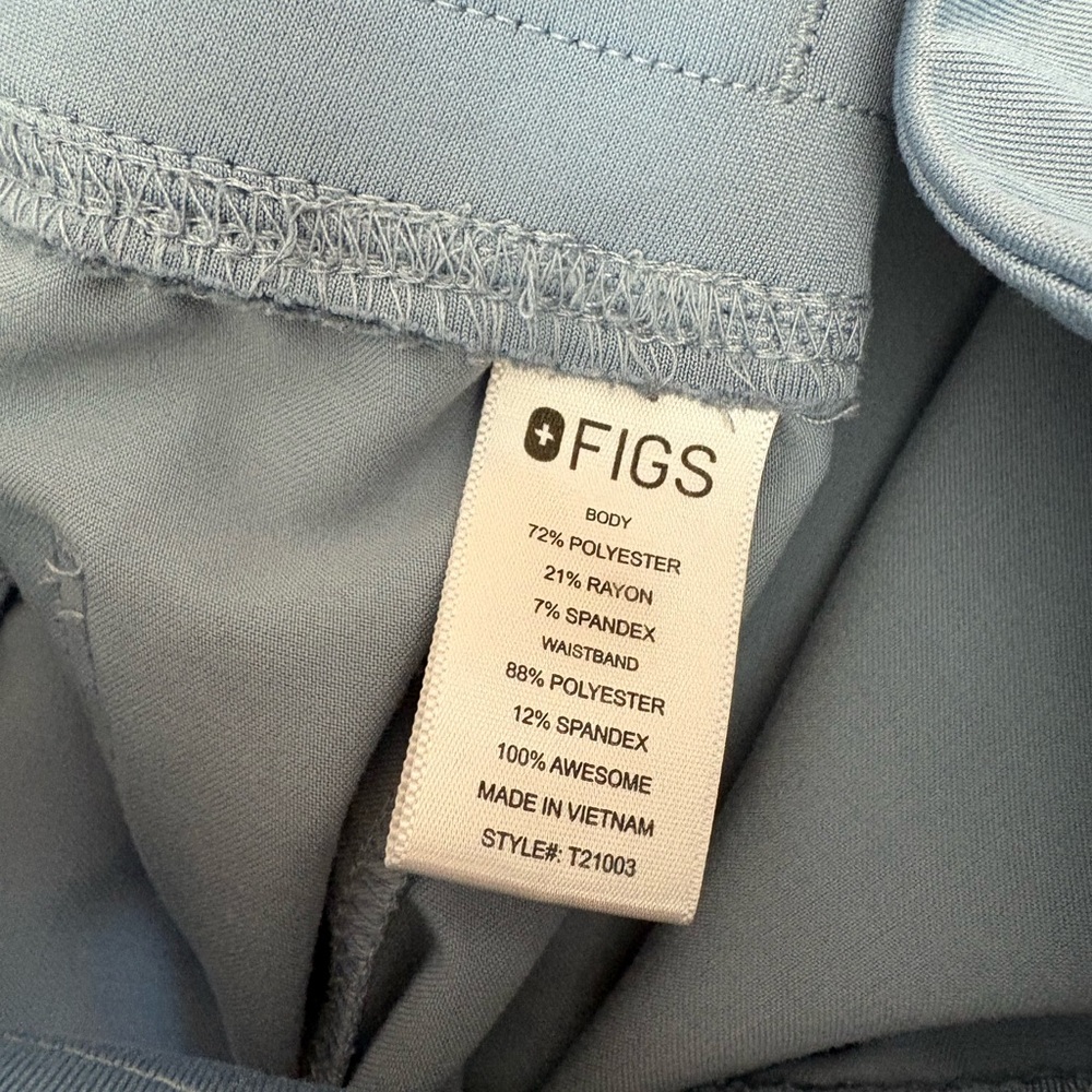 FIGS Scrub Set - Picture 6 of 7
